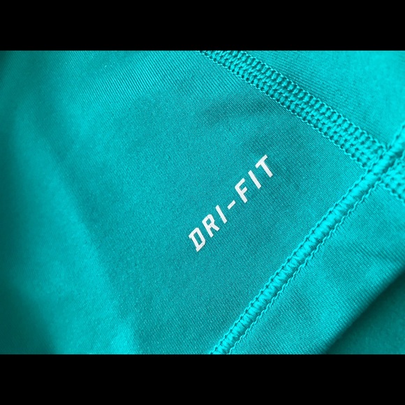 SALE π Nike Pro dri fit Half Zip - Picture 6 of 7
